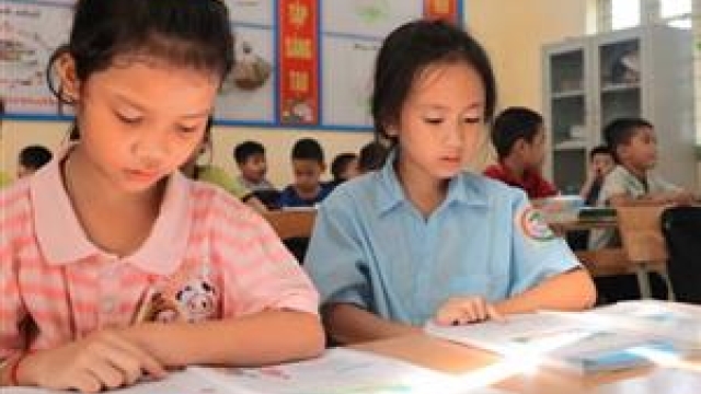 Ổn định việc ăn, ở và học tập cho 107 học sinh thôn Làng Nủ