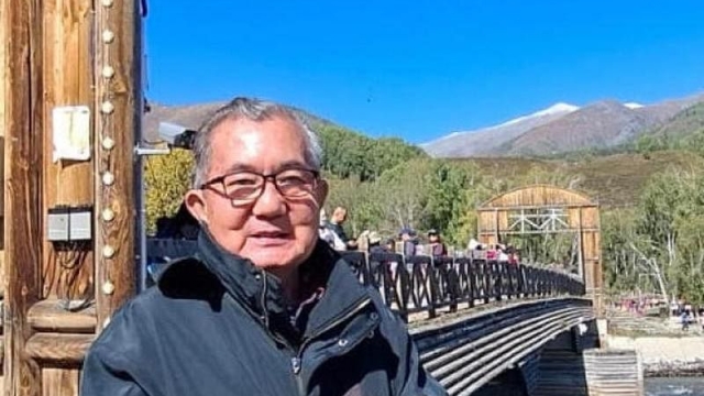 与妻游乌鲁木齐 69岁小贩猝死