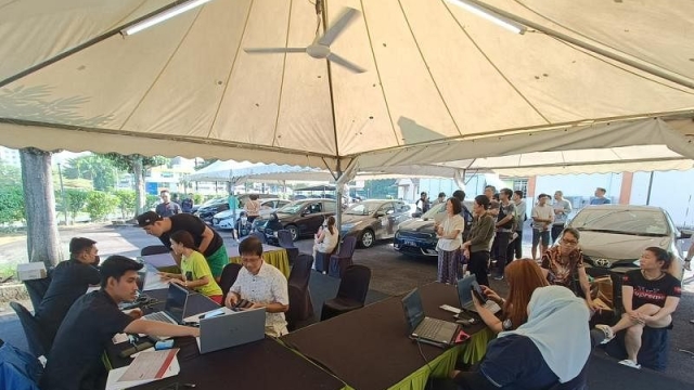 狮城车主申请VEP屡被拒 清晨4时越堤求助