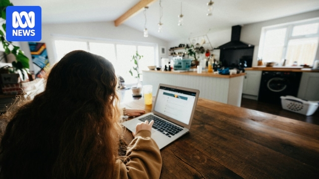 Researchers welcome review finding pandemic response had ‘significant and negative’ impacts on children