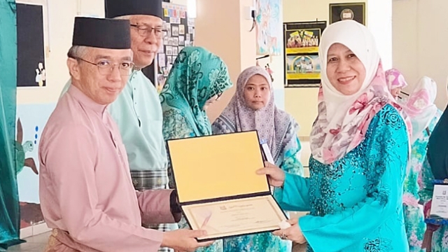 School celebrates teachers, students achievements
