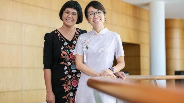 八名教师获模范英文教师奖 两人来自北烁学校