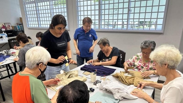 校服再循环制成实用品 推广亲环境消费行为