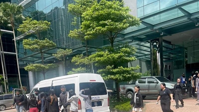 中国诈骗团伙在马设榴梿园投资骗局专骗同乡