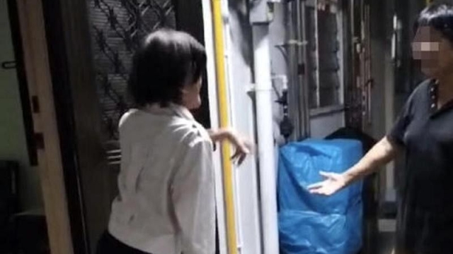 退休妇：不满我煮饭 邻居频敲墙制噪音