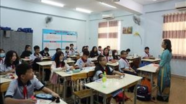 Nâng cao chất lượng chương trình chính khóa để giảm dạy thêm, học thêm tràn lan